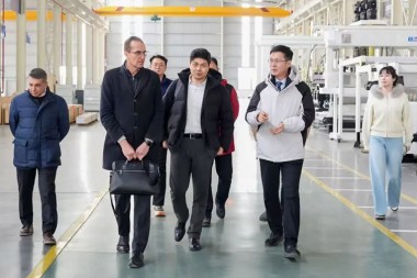 Coopérer pour le développement, collaborer à l'échelle mondiale – Le PDG de Piovan Global visite Jwell Machinery